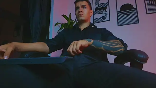 ALPHA_DOMINUS_ élő XXX-chatje