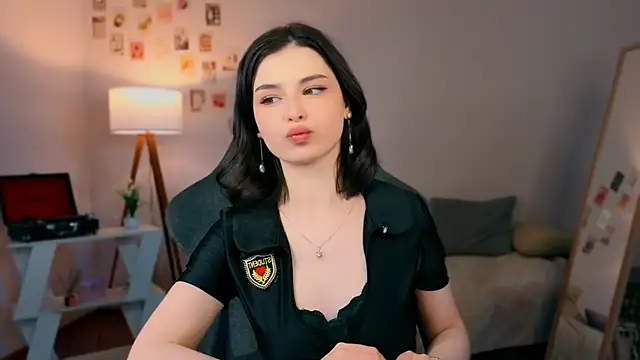 rebbekkakowalski Chat XXX in diretta