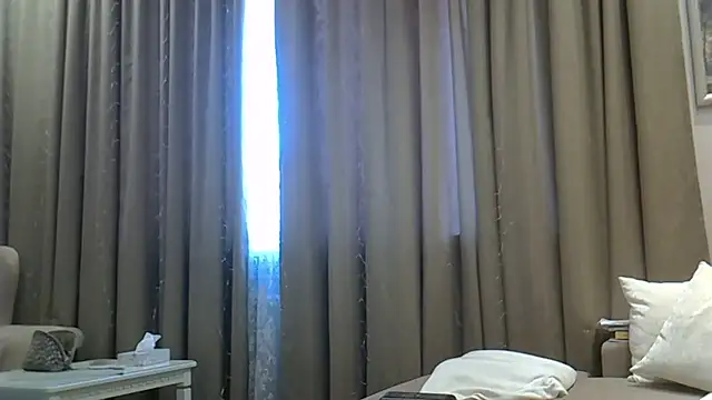 ZarinaSwift Adlı Modelin Canlı XXX Sohbeti