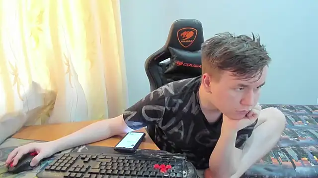 iliaskrislove's Live XXX Chat