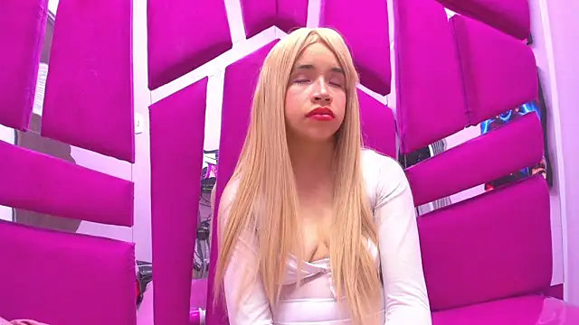 Chat +18 de ivyqueen28 ao vivo