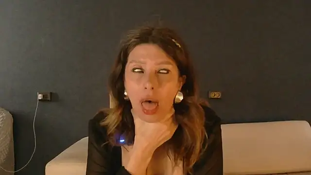 Czat XXX na żywo – WhiteQueen888