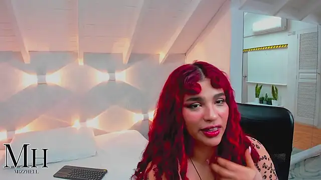 MizzHell's Live XXX Chat