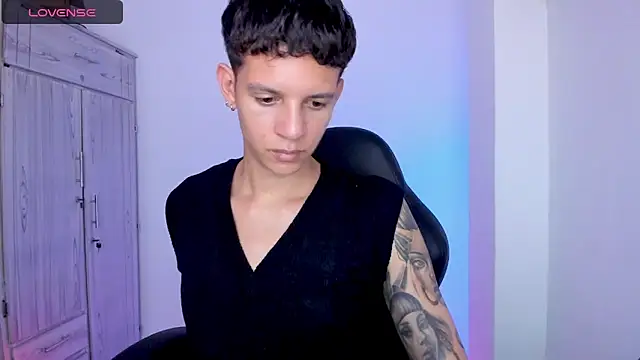tylernova 라이브 XXX 채팅