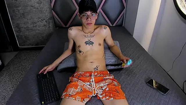 Bennet-Grayy webkamerás műsora