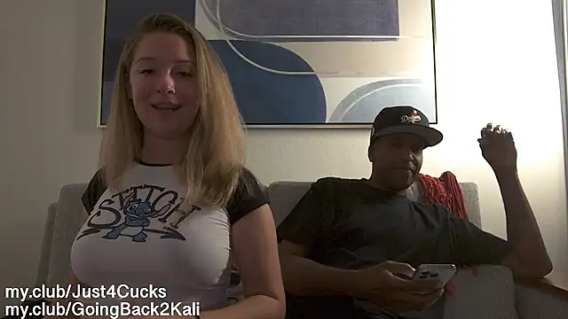 boomboomr00m's Live Chat Room