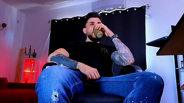 MightyAaron66 Show Webcam