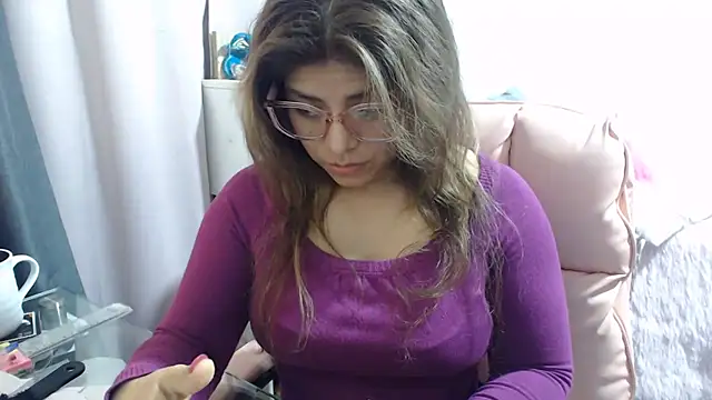 Chat +18 de KatteAngelLat ao vivo