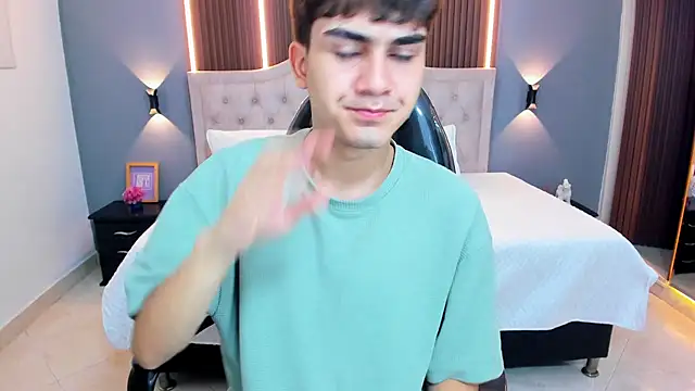 Tommy18__ élő XXX-chatje
