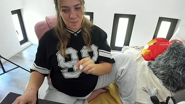 Dyana_Kaylinn's Webcam Show