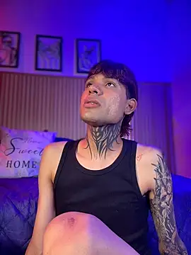 Show modela Darkxxx77 na web-kameri