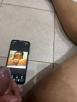 XXX chat uživo modela Creepyradish