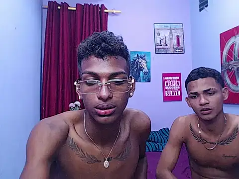 Онлайн чат XXX black_twinks