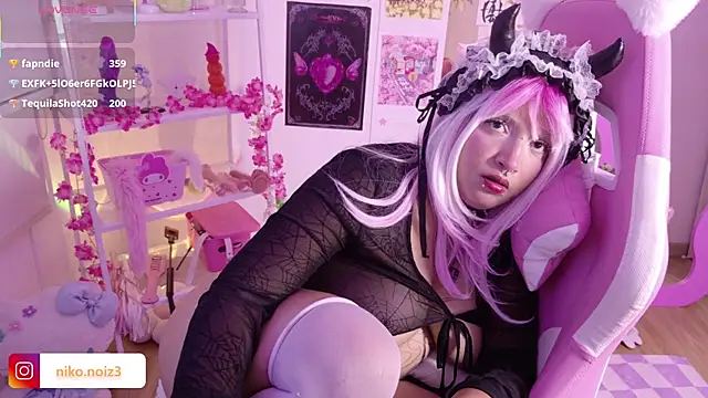 دردشة Noisy_doll الجنسية المباشرة