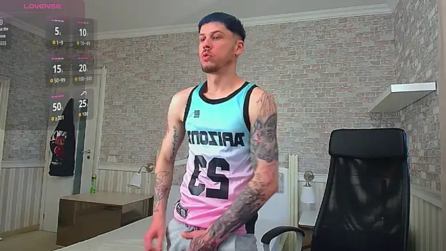 Онлайн чат XXX JonahShaw