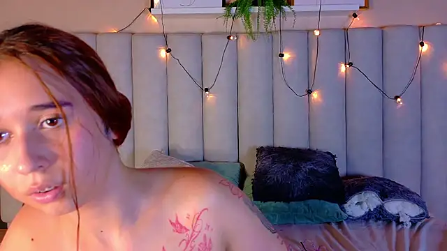 StarrMoon__ Adlı Modelin Canlı Sohbet Odası