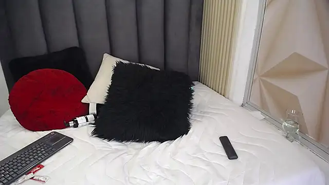 MiaGinger_'s Live XXX Chat