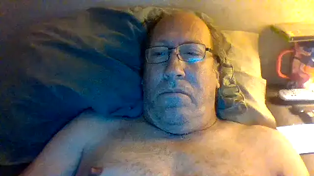 hornyrich69 Show in webcam