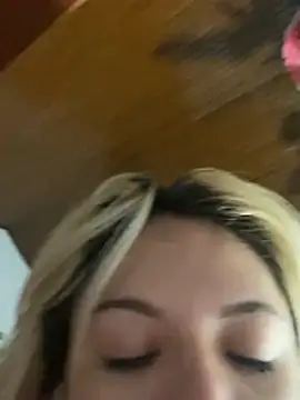 Natashabennett's Live Chat Room