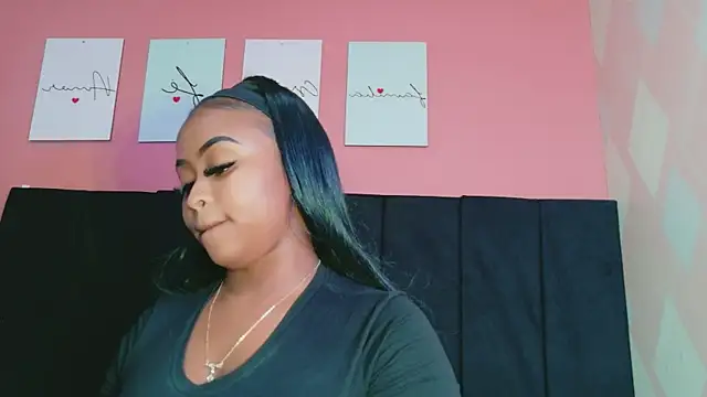 MySugarmoomy's Live XXX Chat