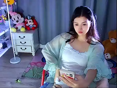 QinQin-888 Pertunjukan Webcam