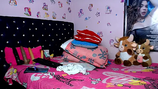 ShantalTsFox Pertunjukan Webcam