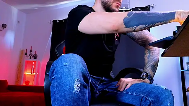 MightyAaron66 Show Webcam