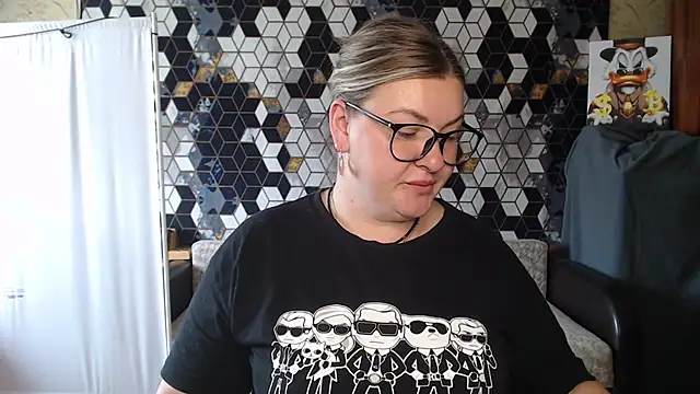 NikaSkylink's Live XXX Chat