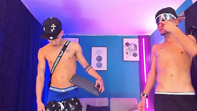 Živý XXX chat DesertKings_