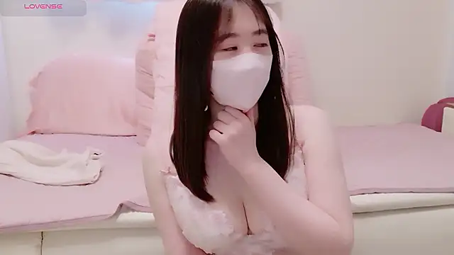 Show modela Moe0715 na web-kameri