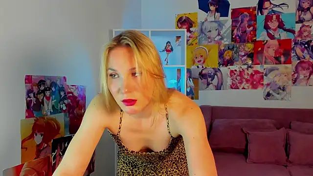 ElaraVoltage Adlı Modelin Canlı XXX Sohbeti