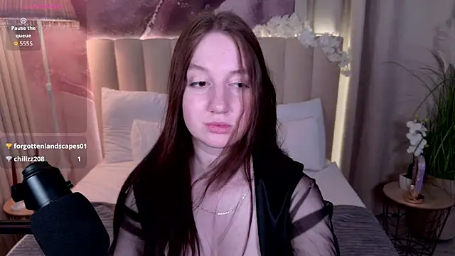 Elisabeth_Binder's Live Chat Room