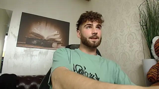 KyloEast Chat XXX live