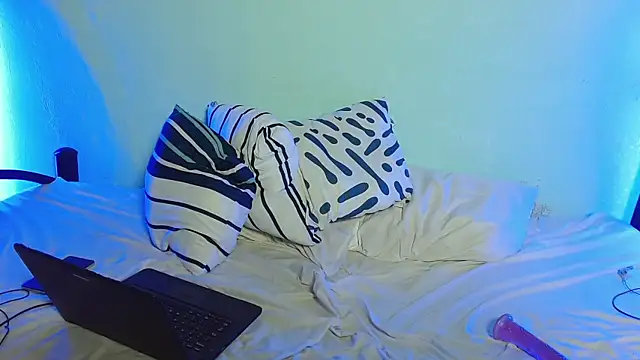 Chat soba uživo modela Liss-0