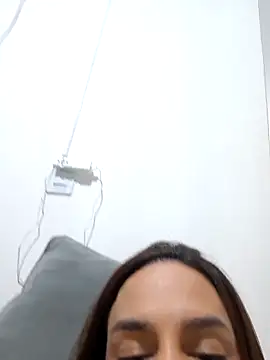 ofjuliaa 웹캠 쇼