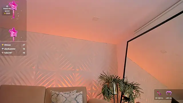 GiaFerrara's Live Chat Room