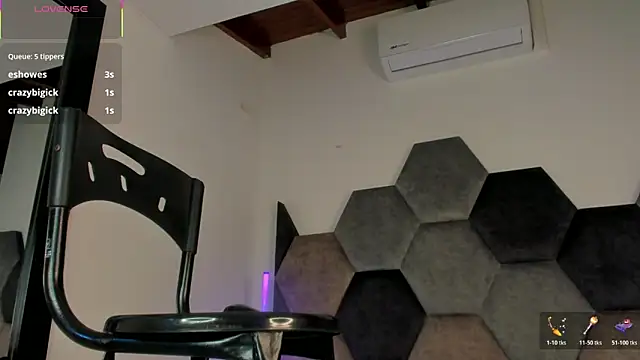 Latrellx7's Webcam Show