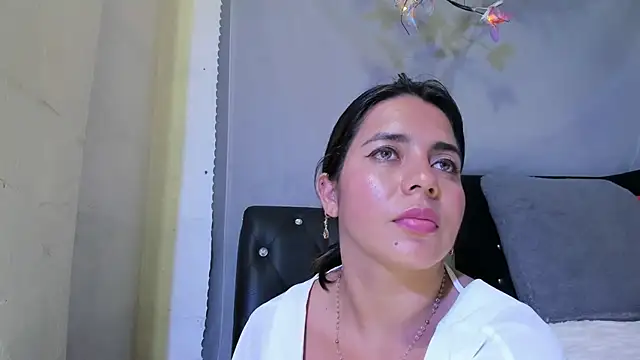 1julianasalazar – live chatrum
