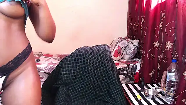 Moiii_Lekker_Meddei's Live XXX Chat