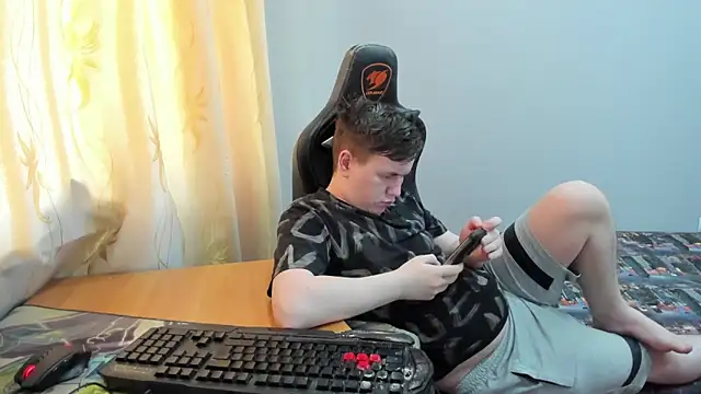 iliaskrislove Chat XXX live