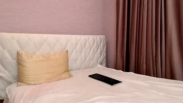 Chatroom XXX en direct de PrettyTayaOne
