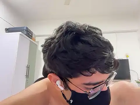 Kryptono Show in webcam