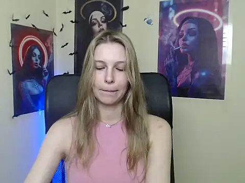 StrangerGi's Live XXX Chat