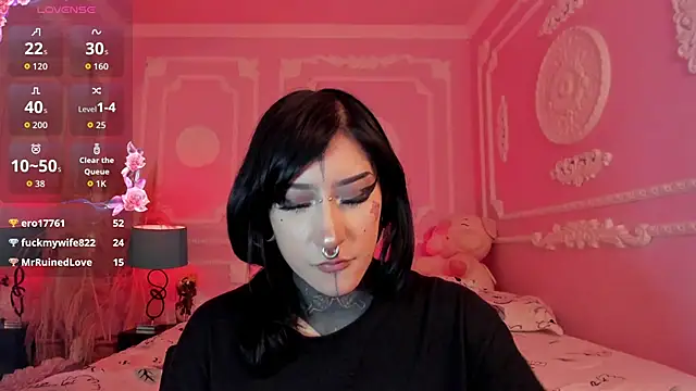 Kat_VonDe's Live XXX Chat