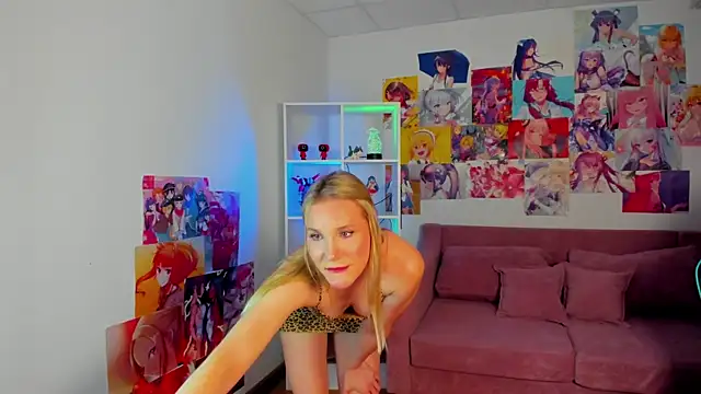 ElaraVoltage élő XXX-chatje