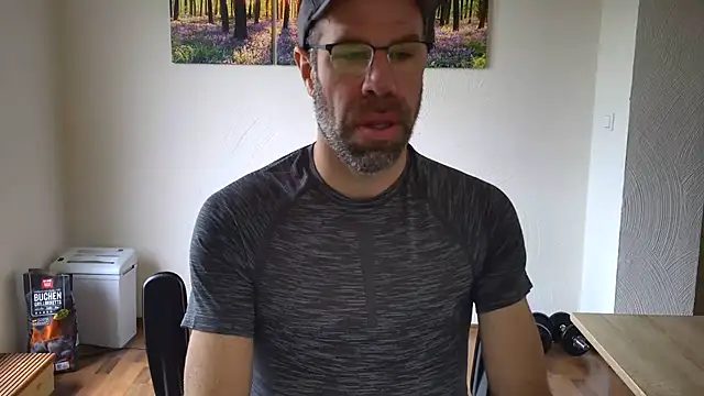 DaddyHarry_MatureStallion webkamerás műsora