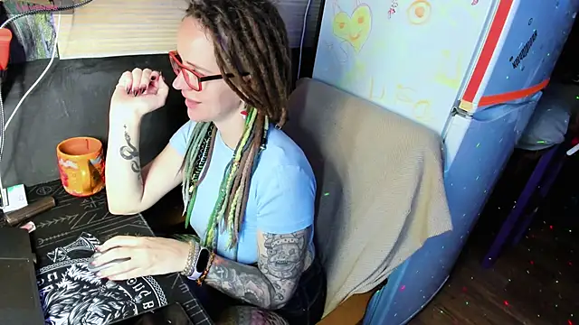 Chat +18 de LisaFoxy_y ao vivo