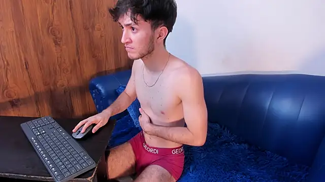 Онлайн чат XXX kavencastro