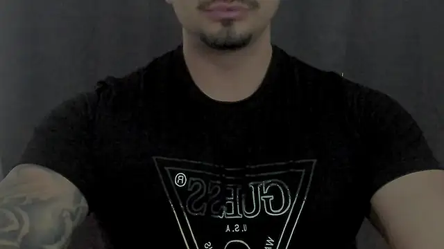 XXX chat uživo modela TONYWILSONN