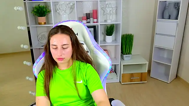 NadinnL Chat XXX in diretta